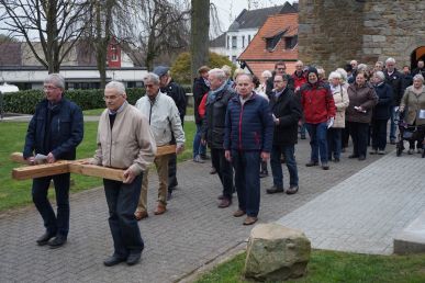 Zum 35. Mal ökumenischen Kreuzweg gegangen