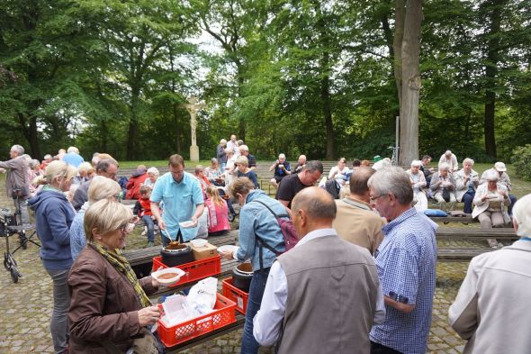 Zur Stärkung gab es eine Gulaschsuppe.