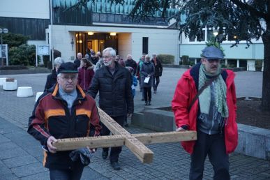 Traditioneller Kreuzweg führt nach Frohlinde