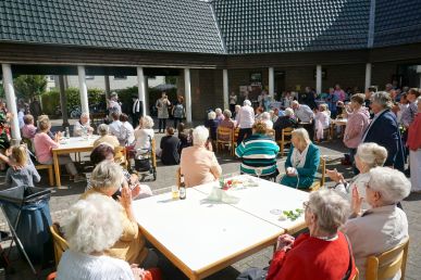 St. Remigius feierte bei strahlenden Sonnenschein