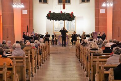 Adventliche Bläservesper lud zum Singen ein