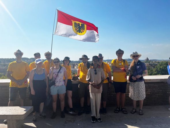 Elf Messdienerinnen und Messdiener aus St. Remigius sind bei der Internationalen Ministrantenwallfahrt zur Zeit in Rom.