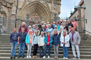 Reisegruppe grüßt aus dem Thüringer Wald