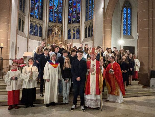 Firmgottesdienst in St. Barbara Eving (Foto: M. Kissing)