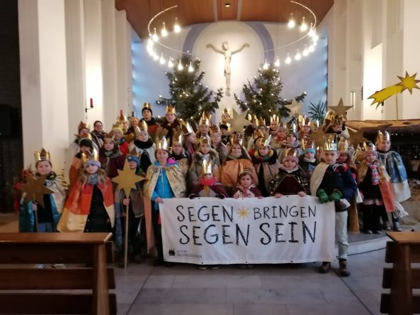 Die Sternsinger in St. Antonius Brechten 2025 (Foto: Guschke)