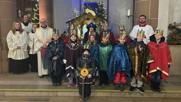 Die Sternsinger in St. Barbara Eving 2025 (Foto: Krause)